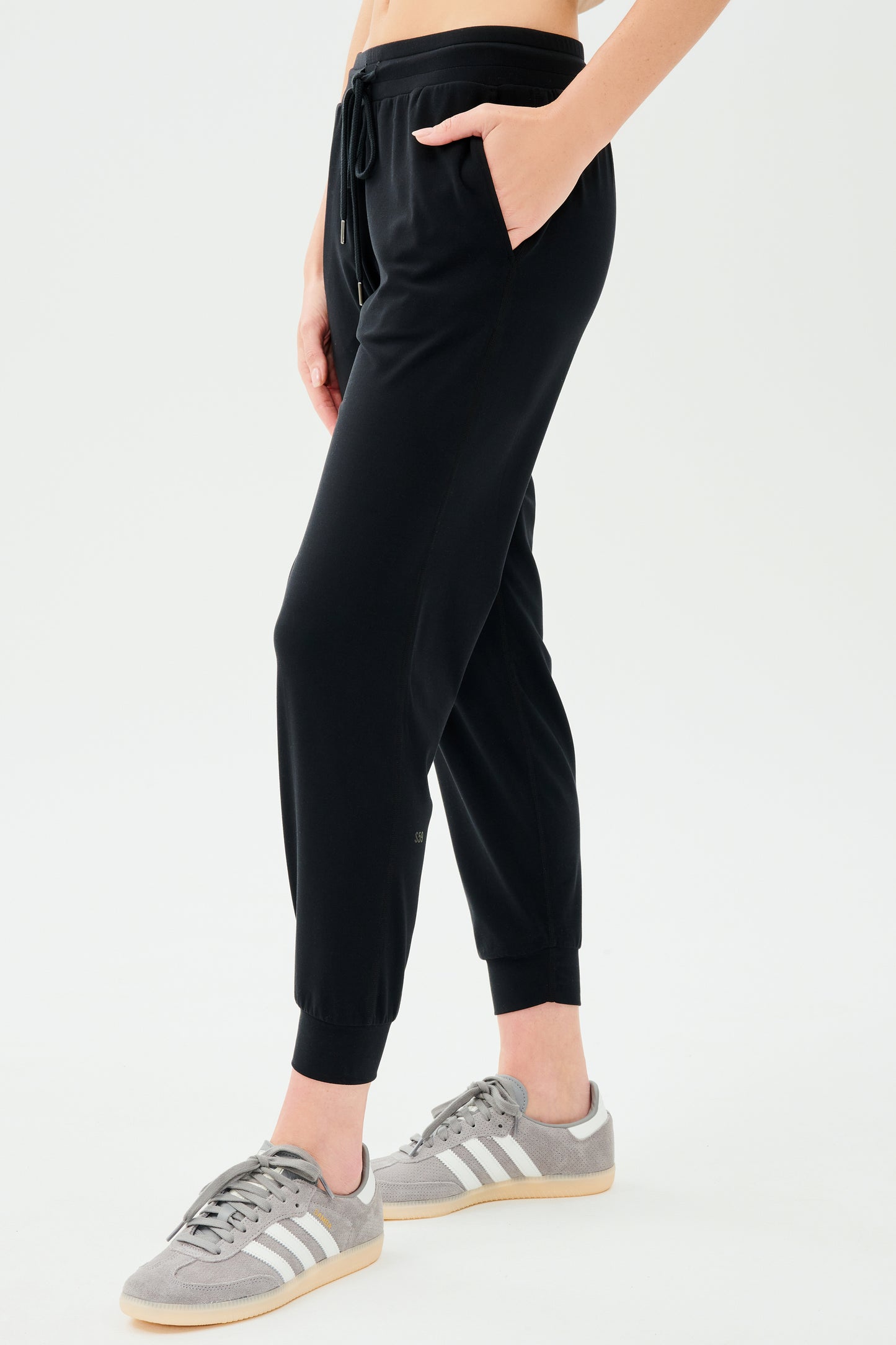 CLASSIC AIRWEIGHT JOGGER